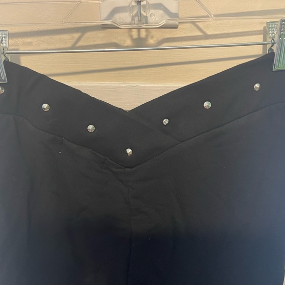 Lovers and Friends women’s NWT studded leggings, size med - Picture 4 of 6